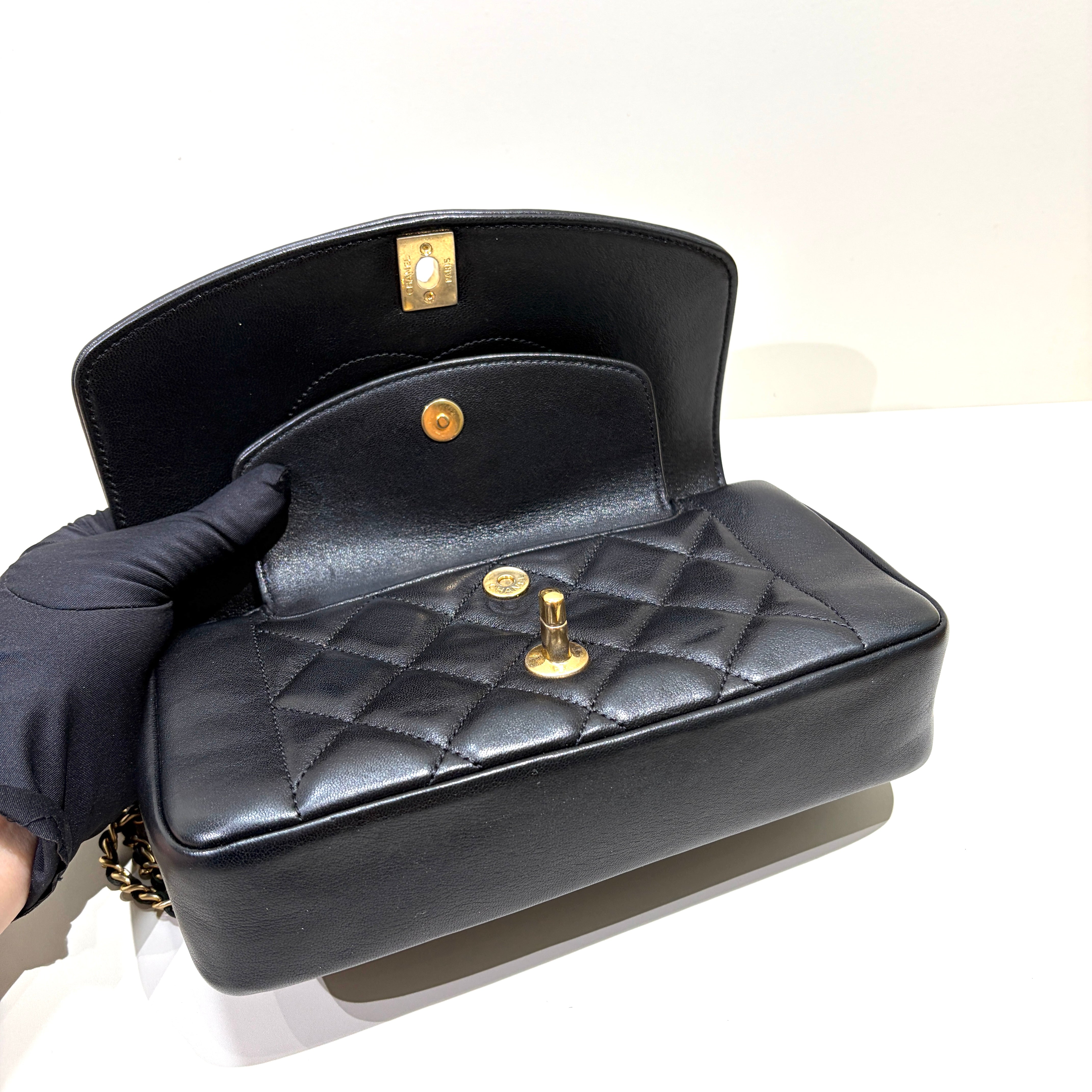 Diana Reissue - Quilted Lambskin 28CM  black Gold
Hardware Series 20