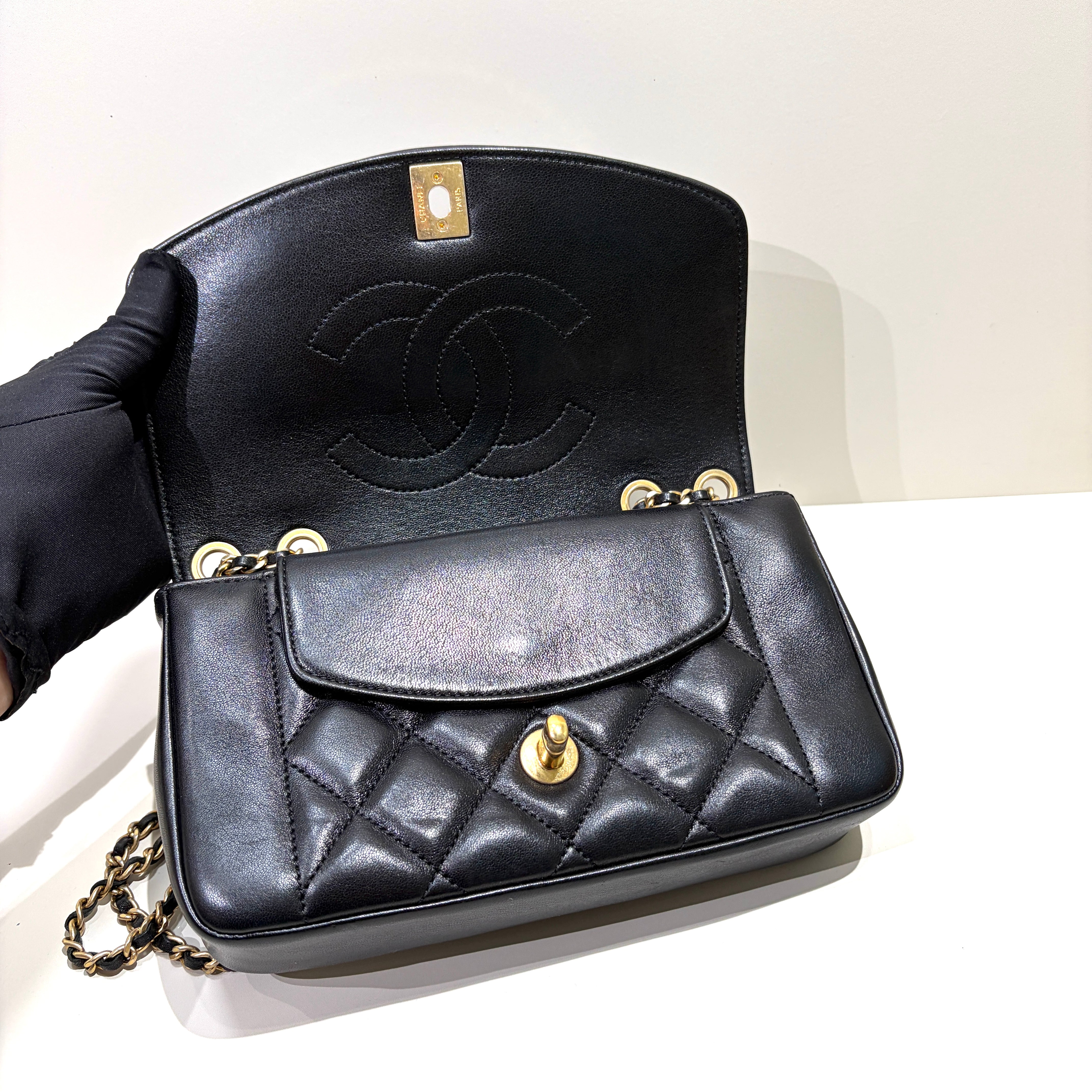 Diana Reissue - Quilted Lambskin 28CM  black Gold
Hardware Series 20