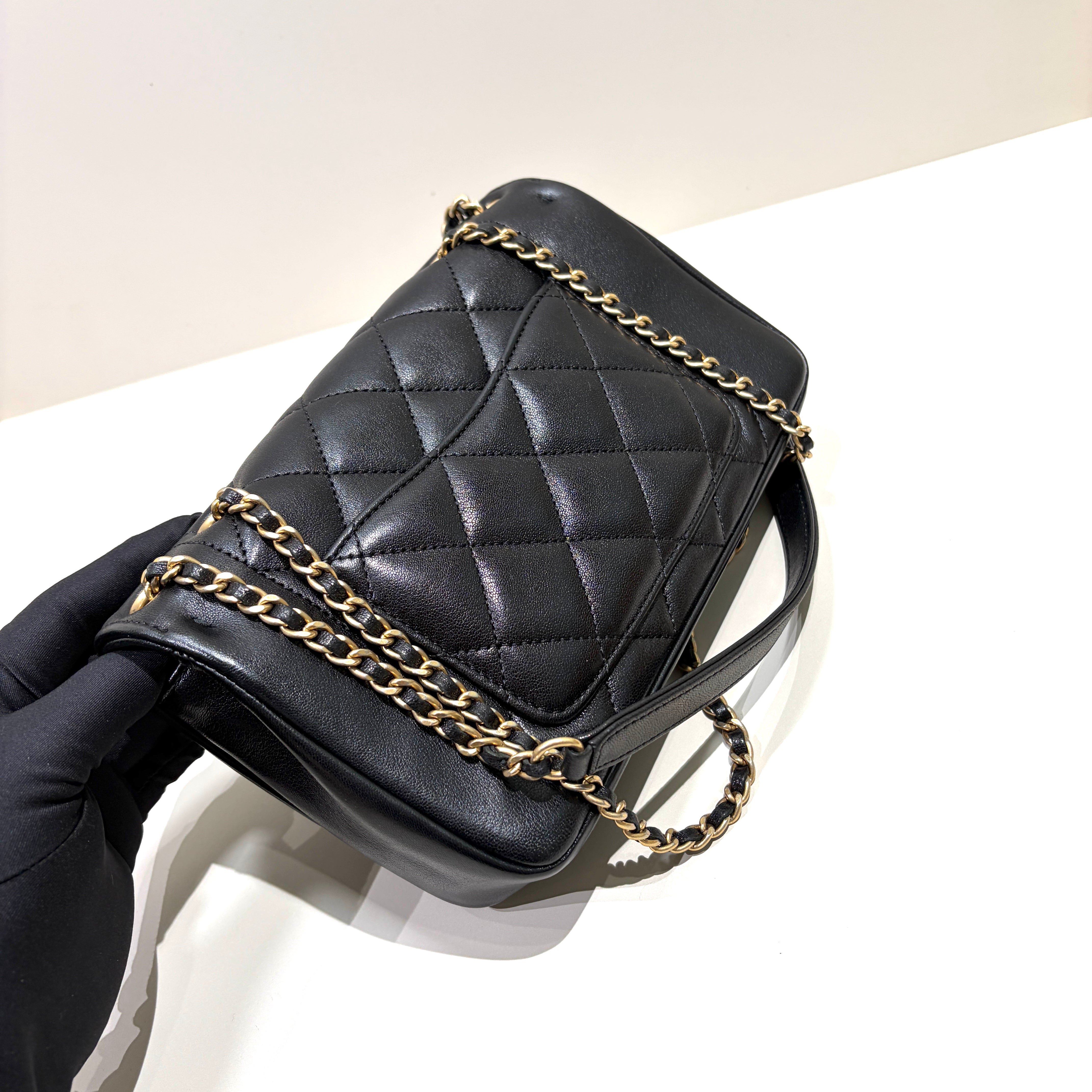 Diana Reissue - Quilted Lambskin 28CM  black Gold
Hardware Series 20